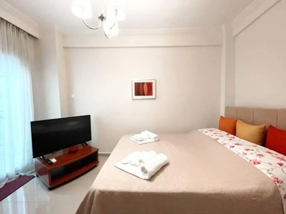 Crimson Suite: 1-Bedroom Apartment In סלוניקי