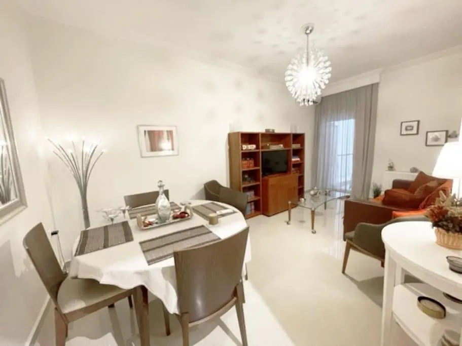 Crimson Suite: 1-Bedroom Apartment In סלוניקי 0*,  יוון
